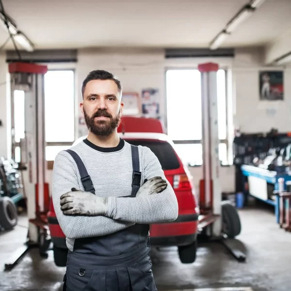 portrait-of-a-man-mechanic-in-a-garage-